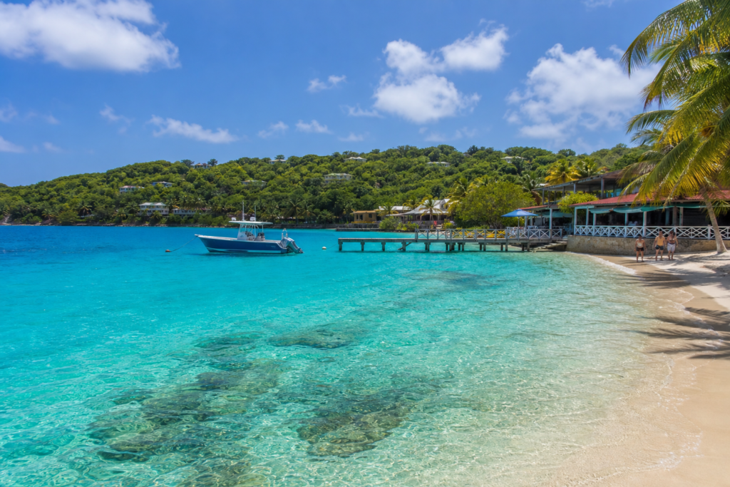Mahogany Bay vs Coxen Hole in Roatan, Honduras